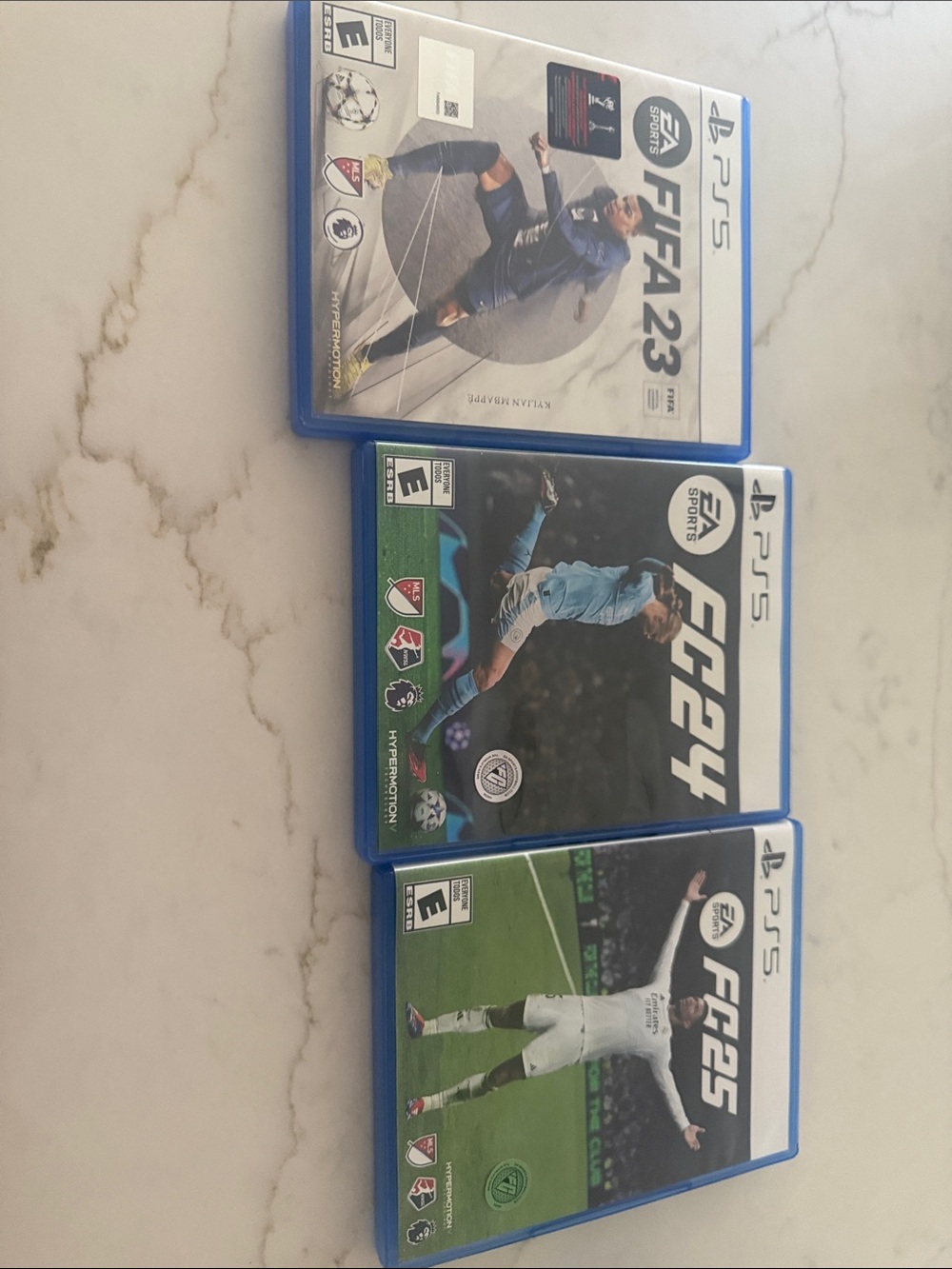 FIFA 23 / FIFA 24 / FIFA 25 PS5 Game Bundle - Blue Cases